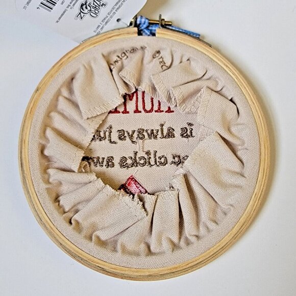 Hallmark Wizard of Oz Embroidery Hoop Art Wall Hanging - Picture 4 of 4